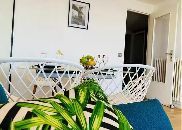 شقة Panoramic Sea View - Air Conditioning - Terrace - 2 Bedrooms - Kitchen - Wifi - Tramway نيس