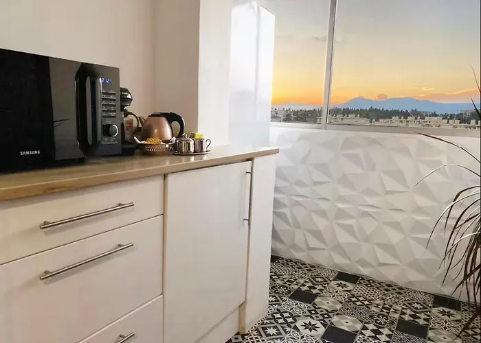 Panoramic Sea View - Air Conditioning - Terrace - 2 Bedrooms - Kitchen - Wifi - Tramway Appartamento