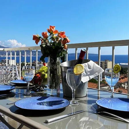 Panoramic Sea View - Air Conditioning - Terrace - 2 Bedrooms - Kitchen - Wifi - Tramway Apartman